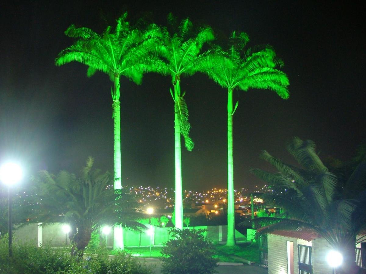 Hotel Tres Palmeiras Gravatá Exterior photo